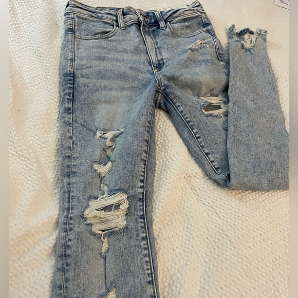 🆕 American Eagle | High Waisted Jeans - Picture 2 of 4